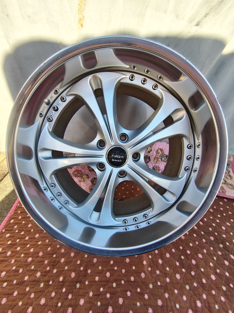 希少　クレンツェケルベロスII19インチ10J たすかーです