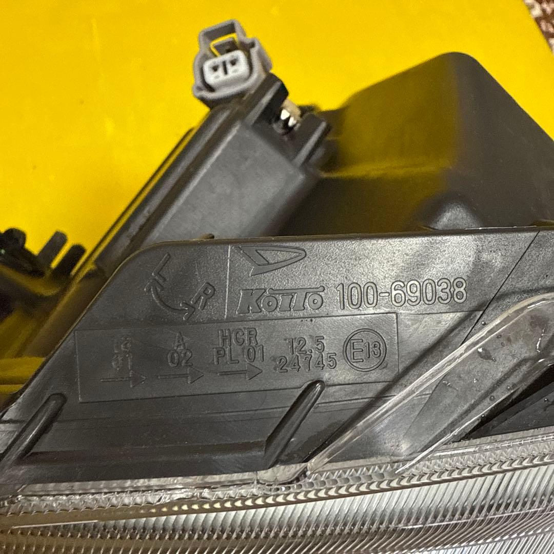 ムーヴキャンバス LA800S KOITO製 ヘッドライト左 100-69038