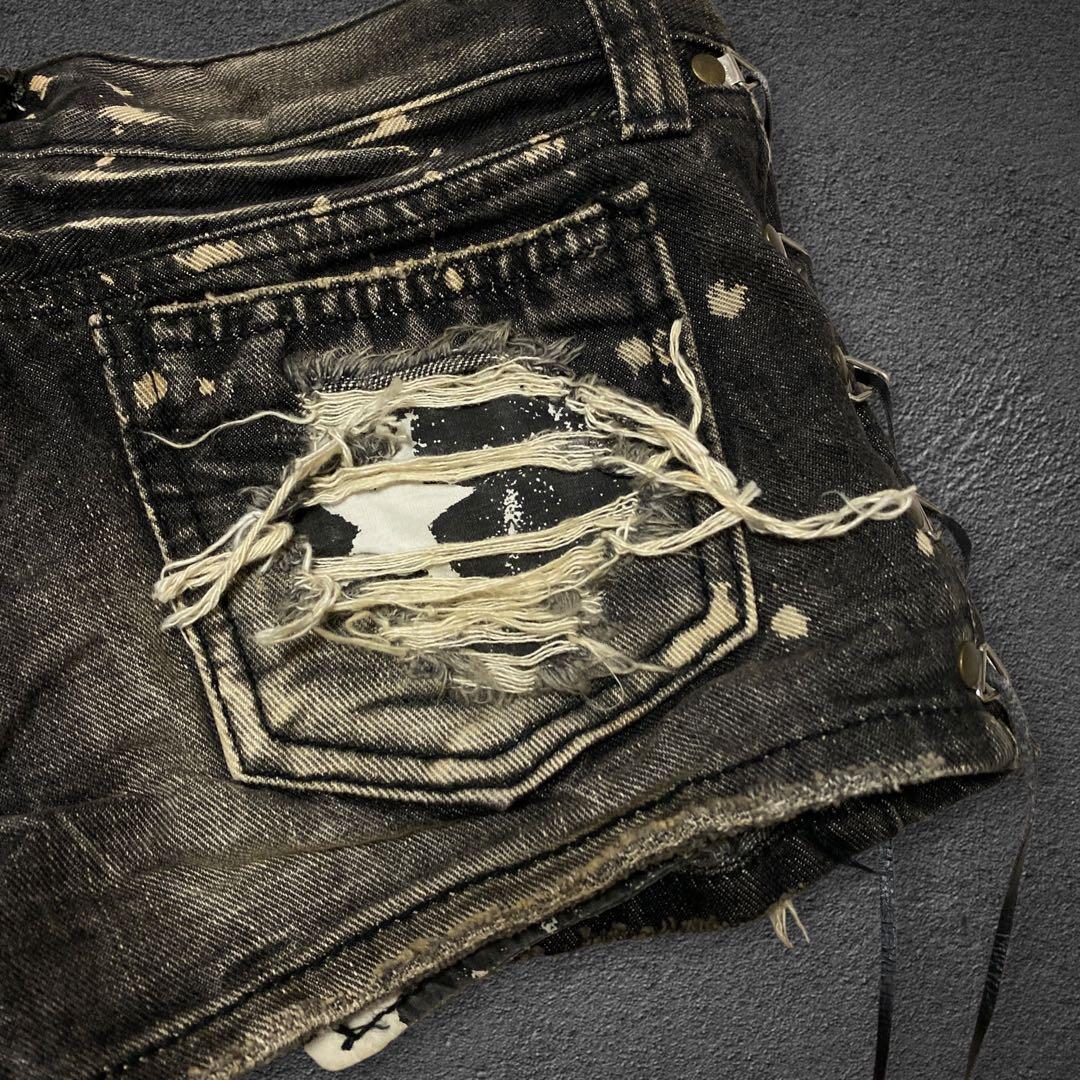 unknown グランジ レースアップ ミニ丈 デニムショートパンツ d.i.a