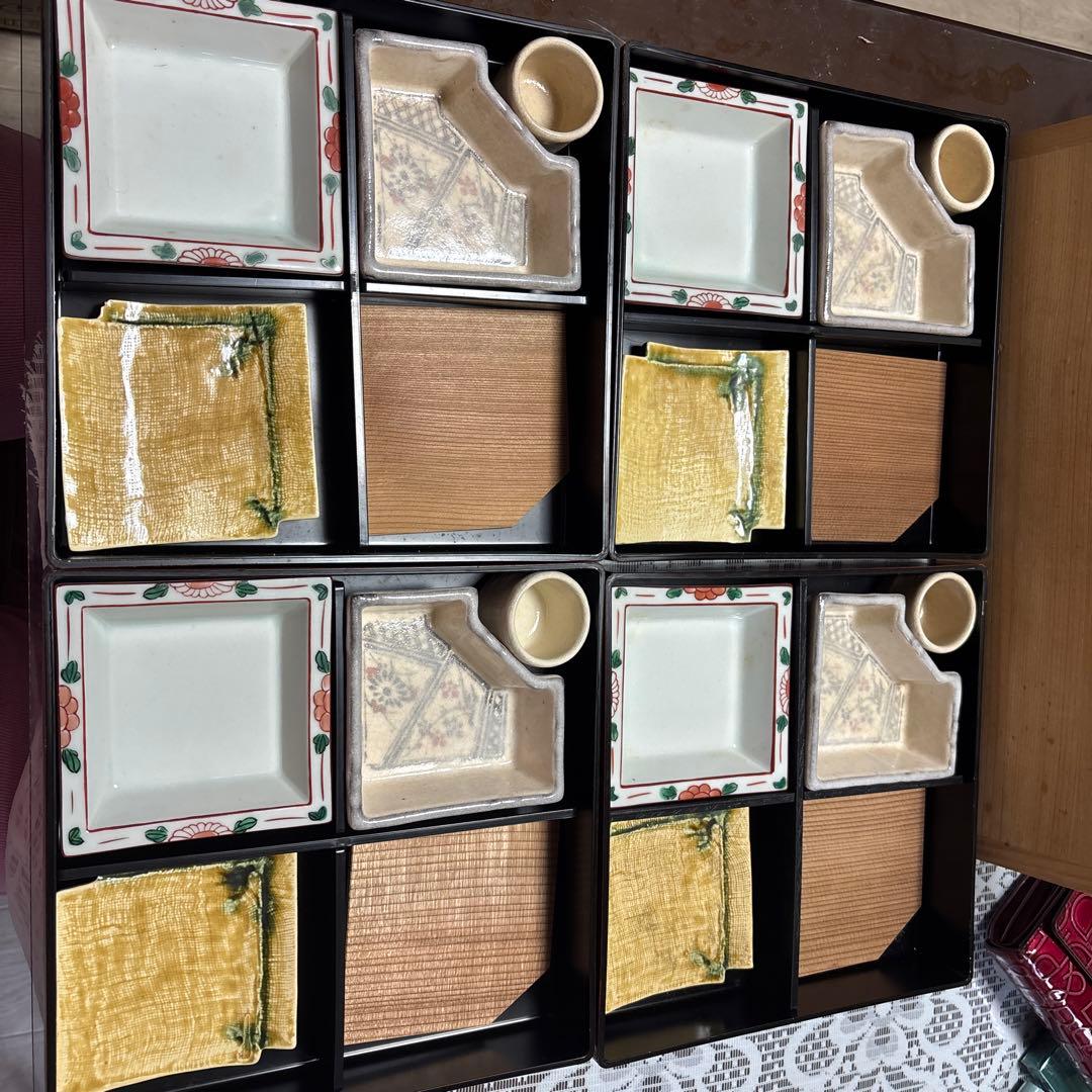 松花堂弁当箱　　陶器付き 4セット