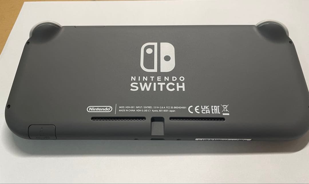 Nintendo switch Lite （本体ケース、カセット付き）