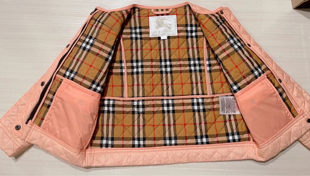 Burberry バーバリー 子供服 女の子 キッズ 120 アウター ダウン