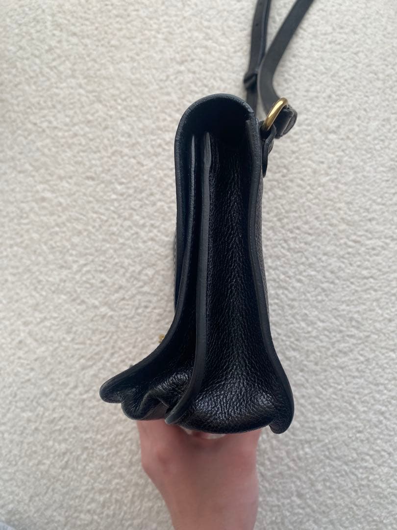 レザー ブラック クロスボディバッグ