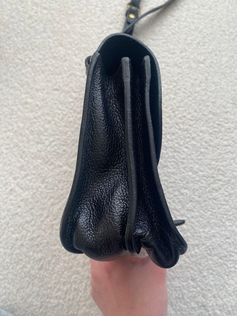 レザー ブラック クロスボディバッグ