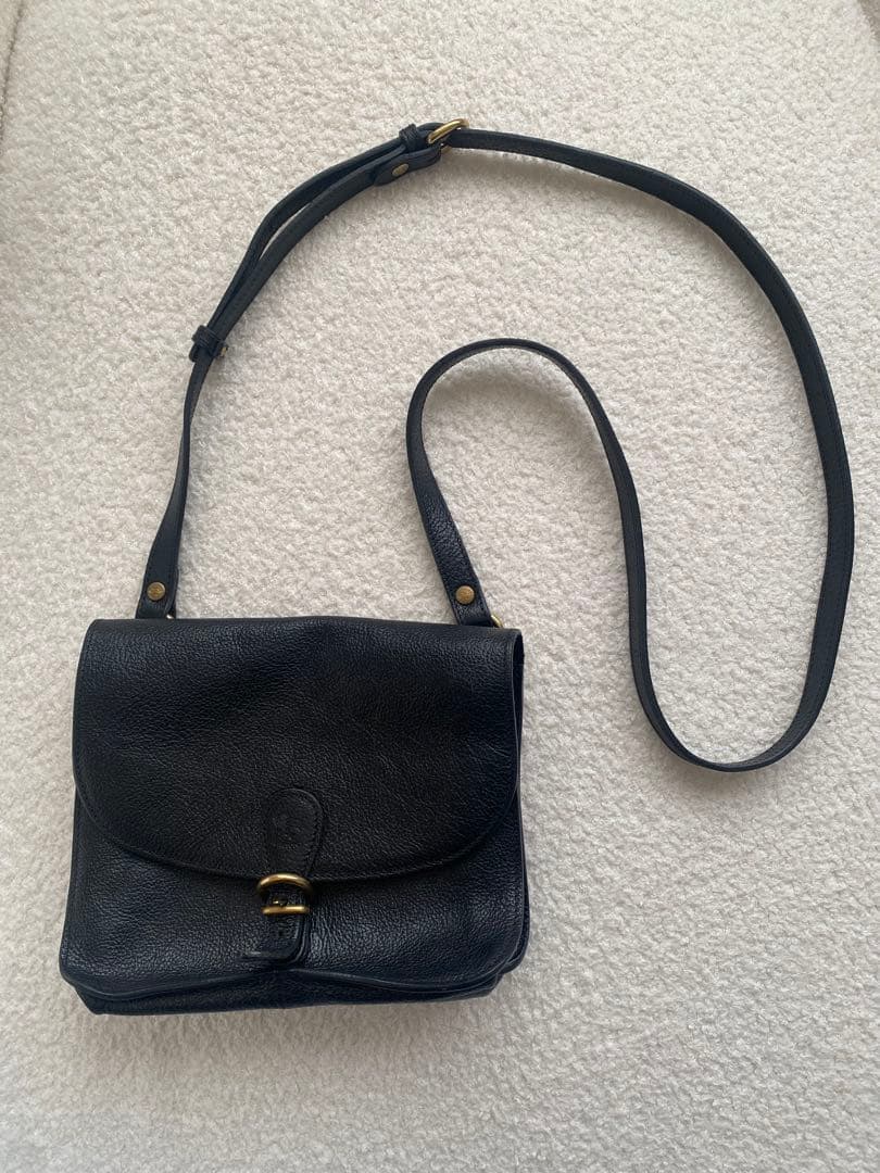 レザー ブラック クロスボディバッグ