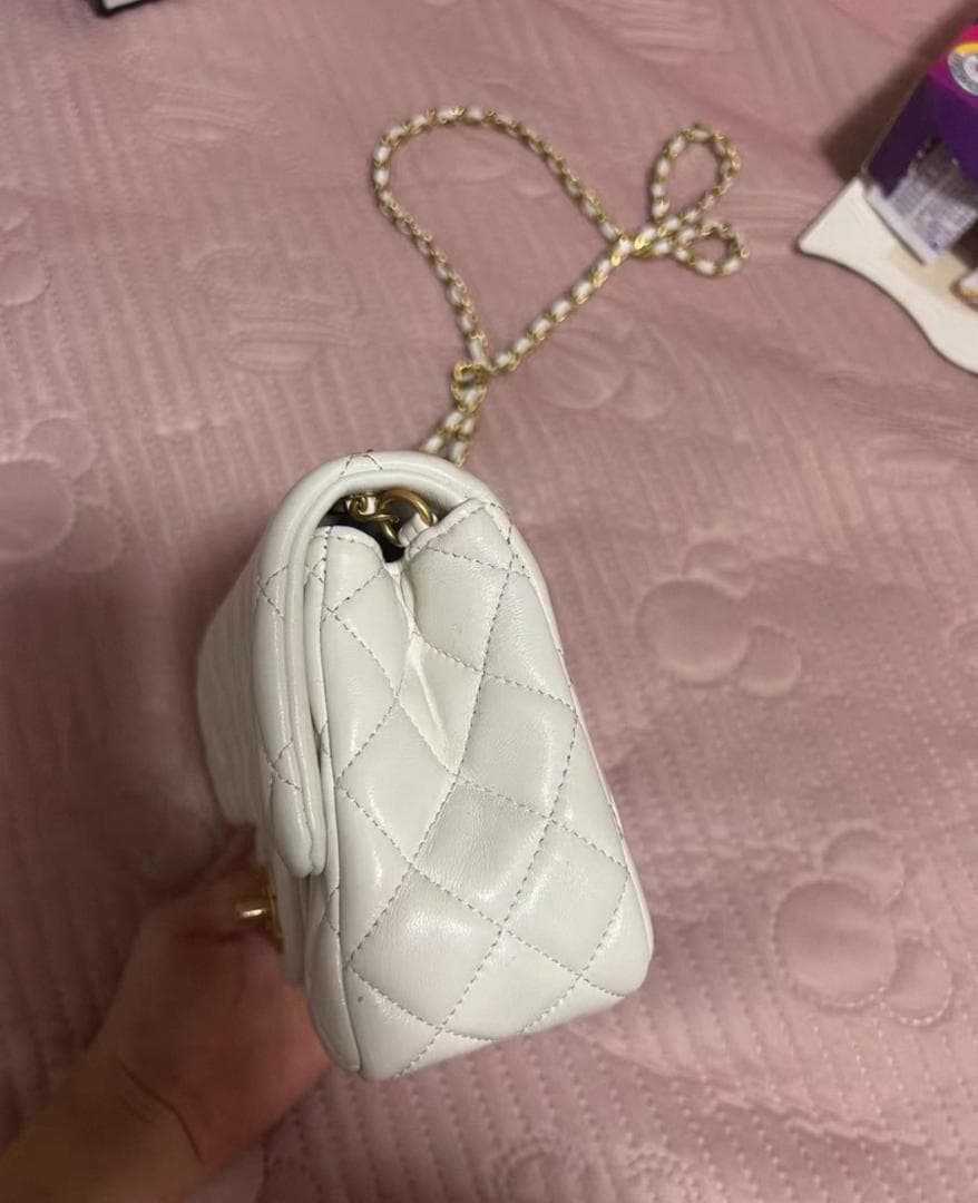 即購入 ホワイト キルティングショルダーバッグ CF 19*14.5*7.5