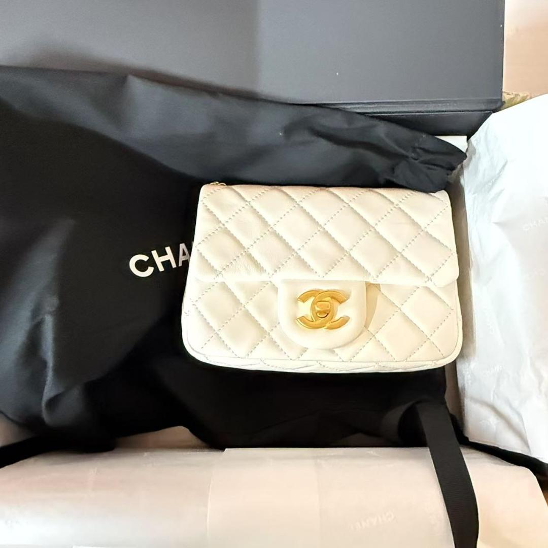 即購入 ホワイト キルティングショルダーバッグ CF 19*14.5*7.5