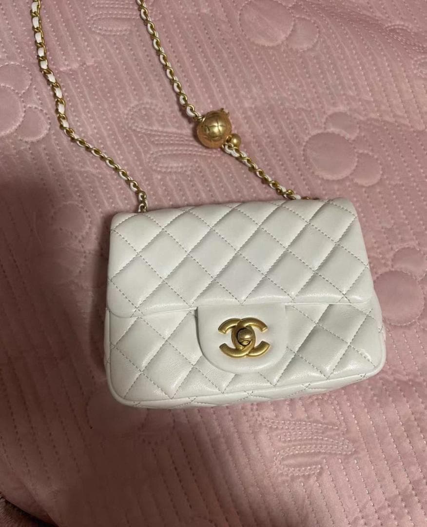 即購入 ホワイト キルティングショルダーバッグ CF 19*14.5*7.5