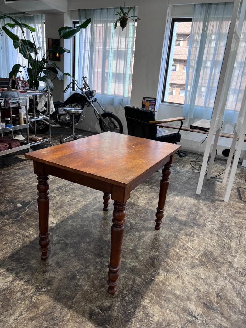 【値下げ】SHARK ATTACK ヴィンテージ カフェテーブル/美容室使用