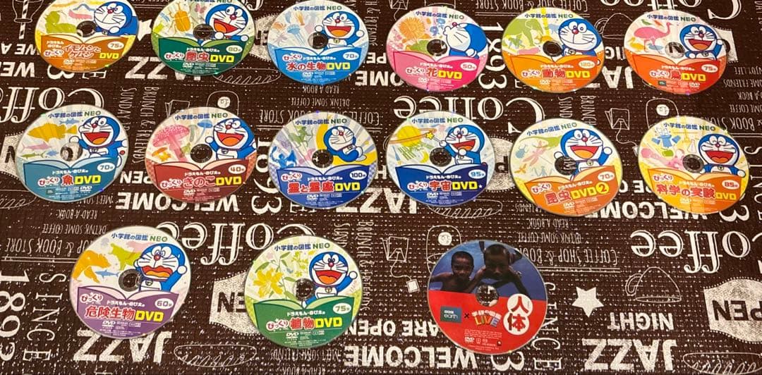 小学館の図鑑　NEO DVD14枚プラス1（人体）　ドラえもん