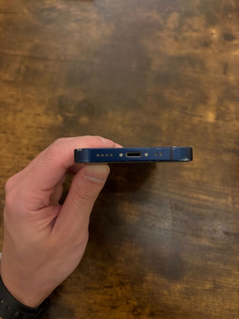 iPhone12mini 64gb バッテリー81%