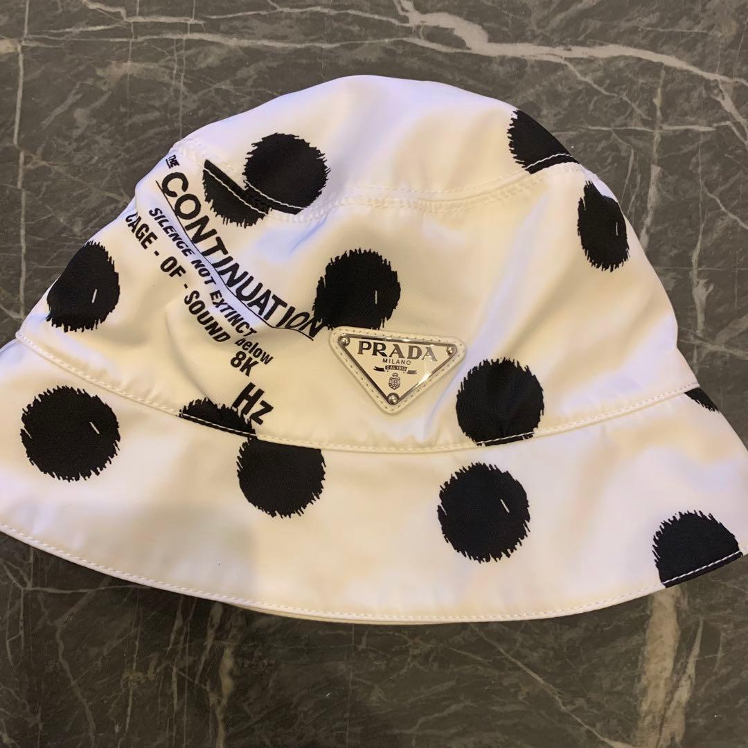 Prada バケハ