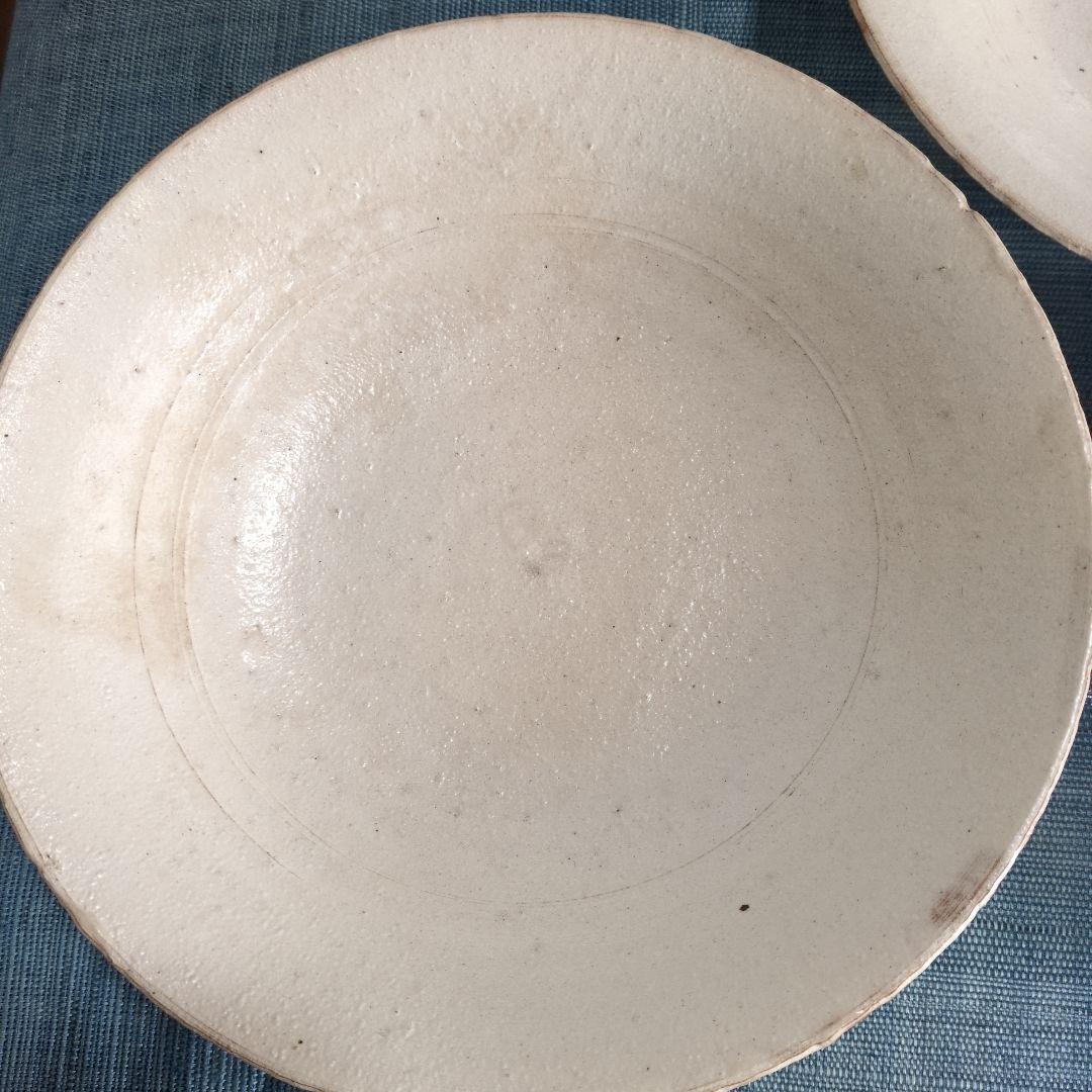 喜多村光史さんの粉引パスタ鉢3点