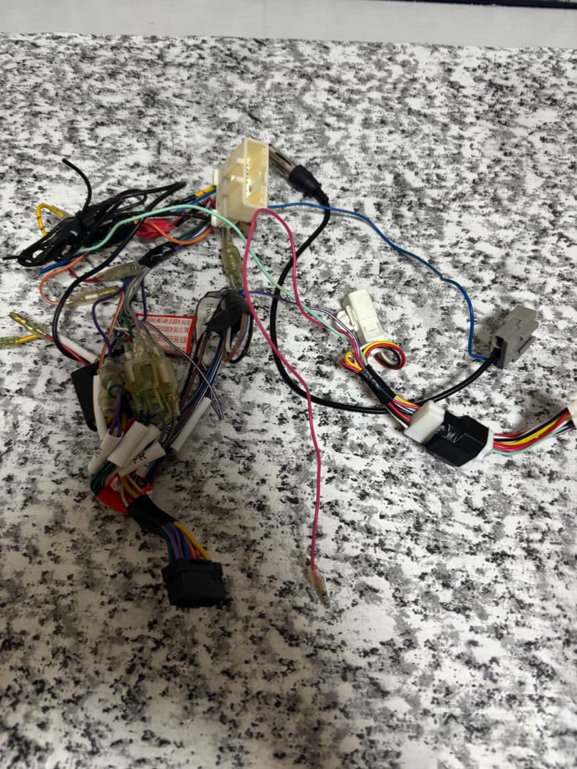 カーナビ AVN-R10