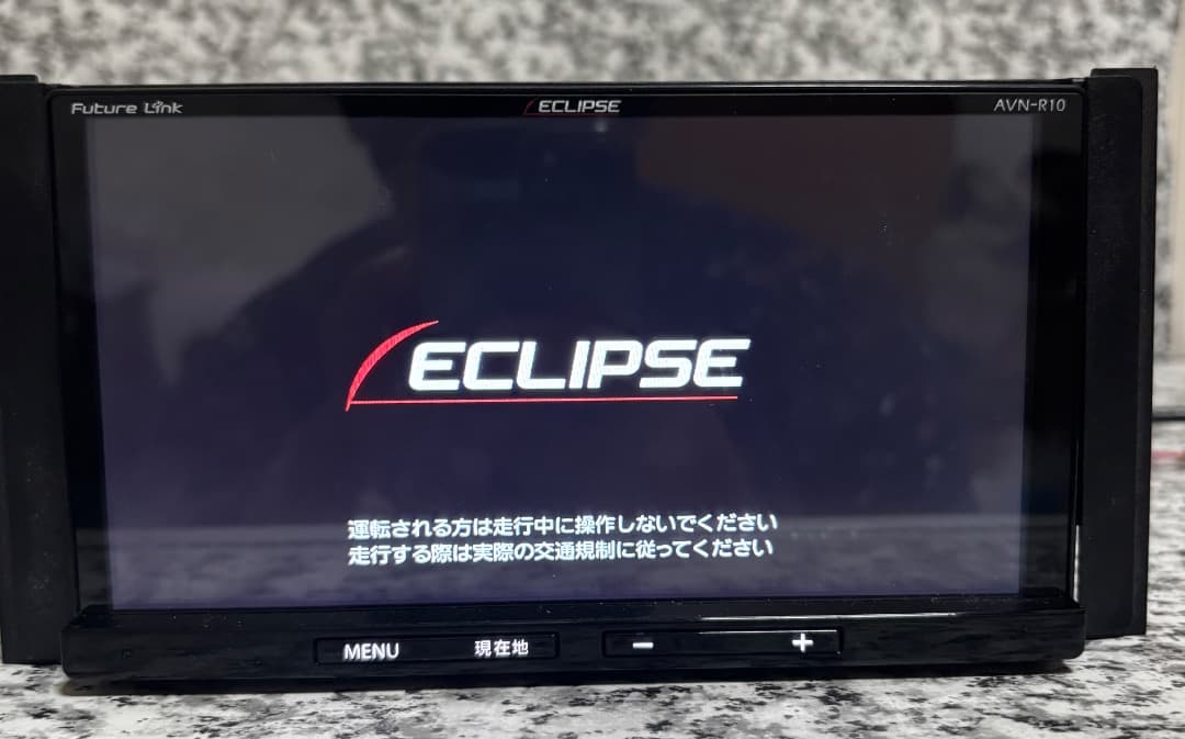 カーナビ AVN-R10