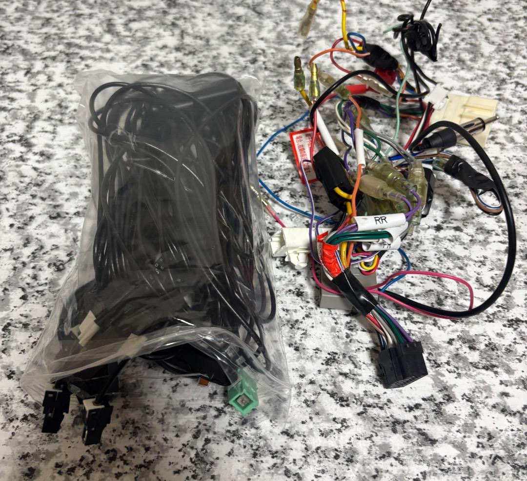 カーナビ AVN-R10