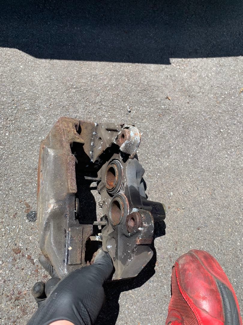 最終値引き！！80スープラフロントキャリパー左右セット