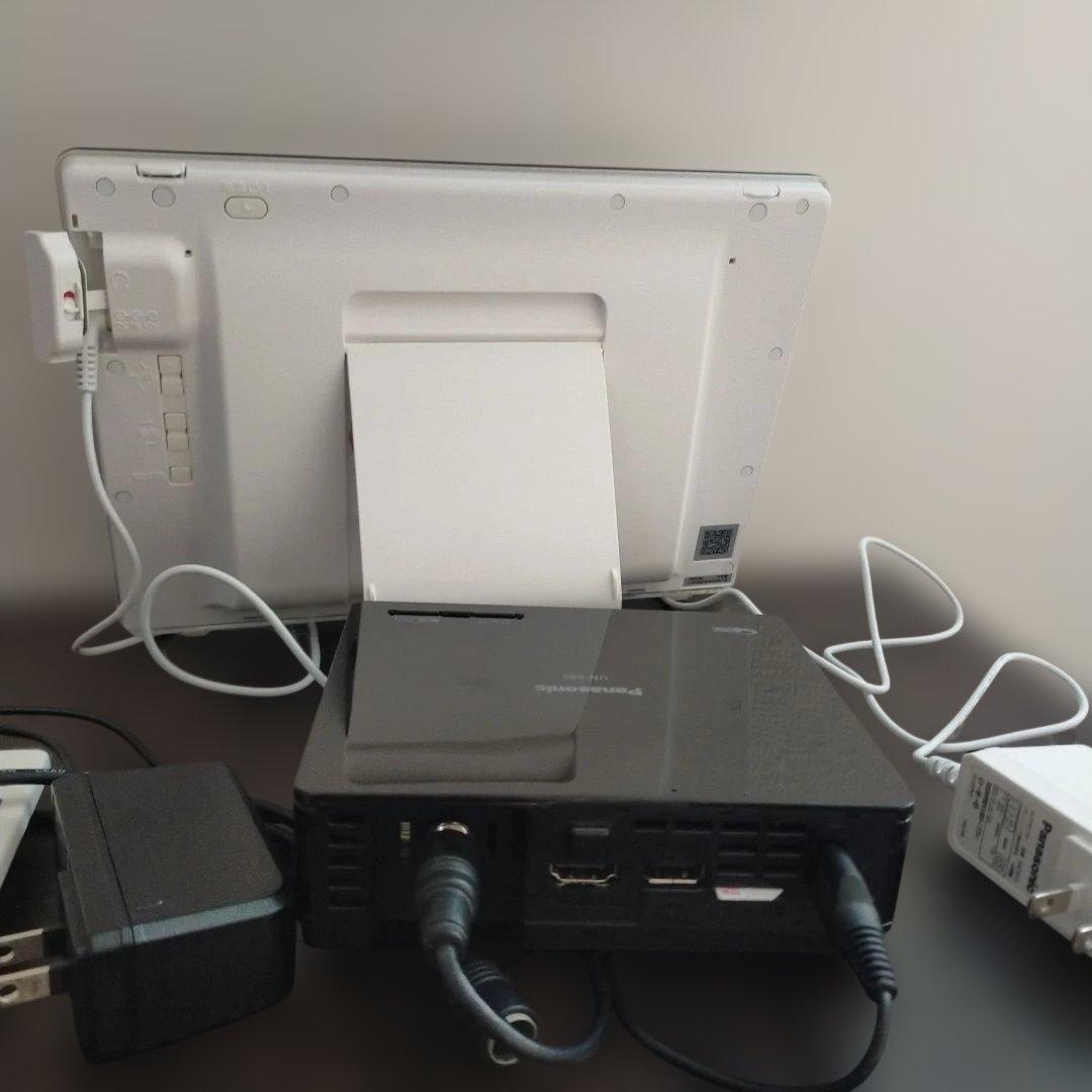 今日値引！Panasonic ポータブルテレビ UN-10CE9　説明書付き