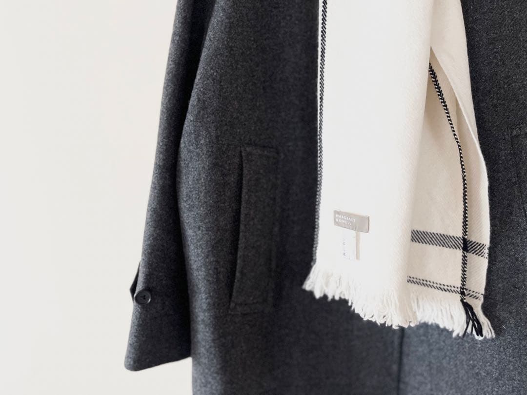 イギリス製 マーガレットハウエル 手織りセルヴィッチウールスカーフ41,040円