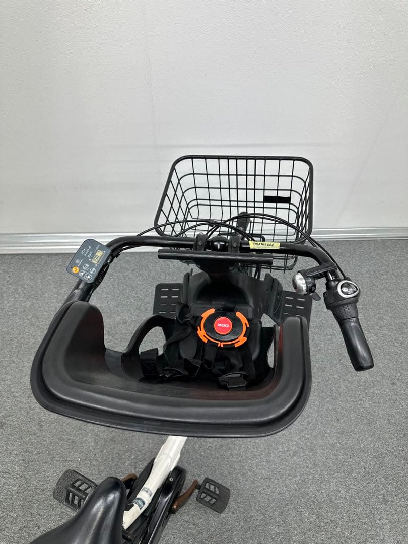 人気な車種3人乗り対応　パナソニックギュットアニーズ　電動自転車　子供シート付き