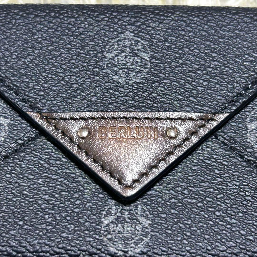 【未使用級】ベルルッティ　コンパクト財布　黒　エンベロップ　トライフォールド