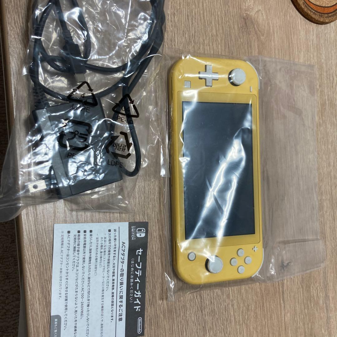 ニンテンドーSwitch lite 充電器付