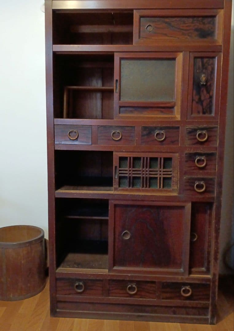 繊細な水屋　和箪笥　キャビネット