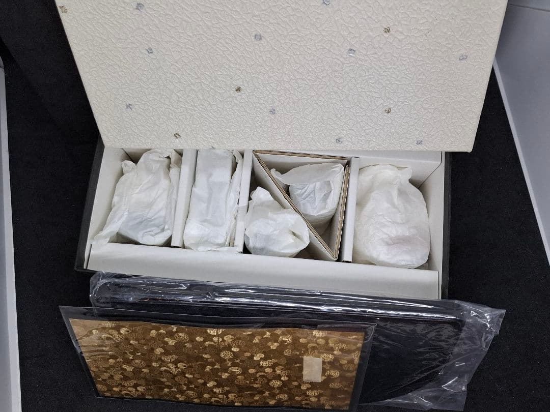 わちふぃーるど　陶器・雛人形　化粧箱付き