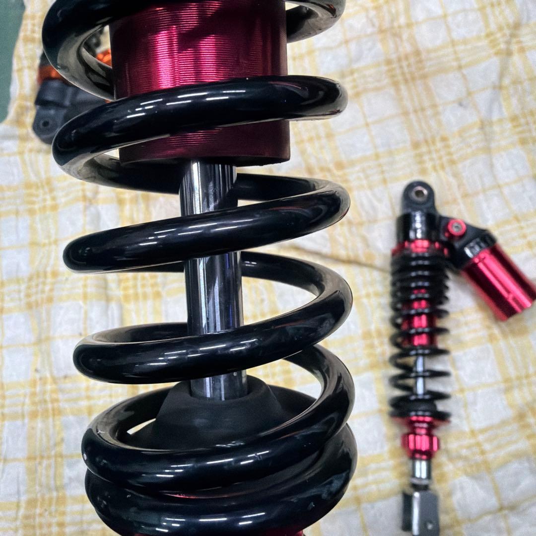 シグナス320mリアサスペンション赤