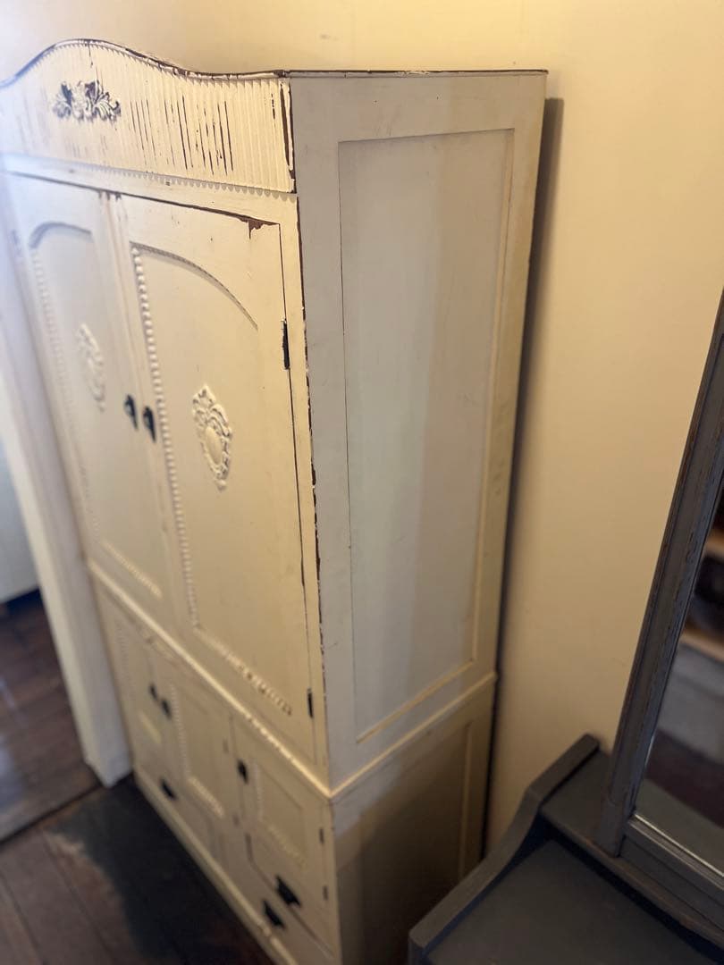 SALE◼︎古いホワイトペイントキャビネット白アンティークヴィンテージシャビー