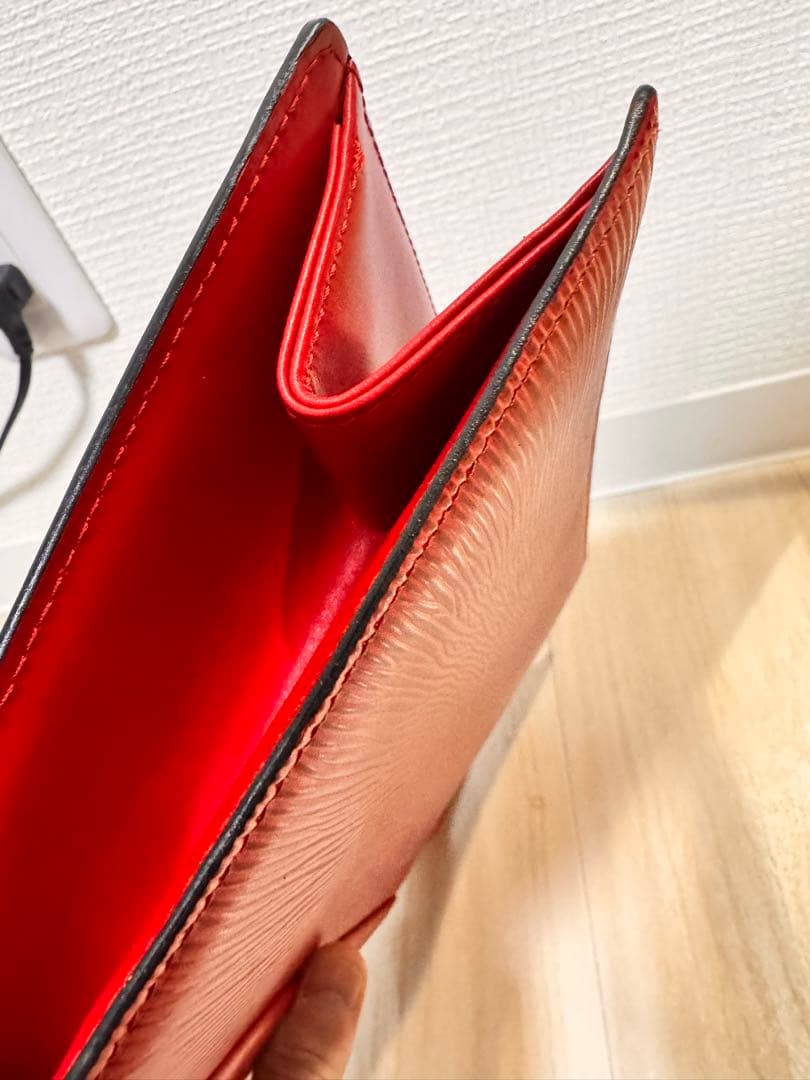 ルイヴィトン　セカンドバック　レッド