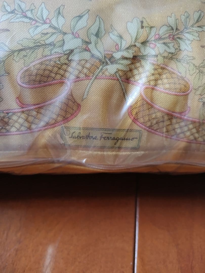 フェラガモ　クッション　2個セット