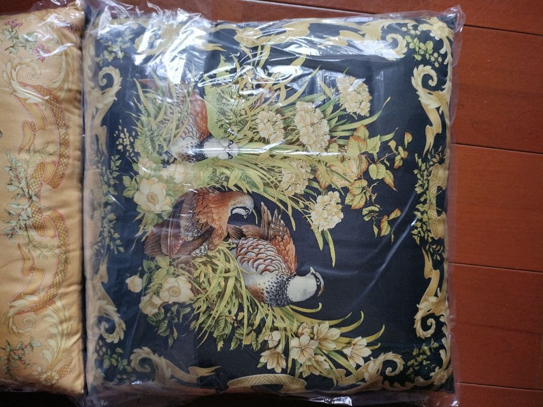 フェラガモ　クッション　2個セット