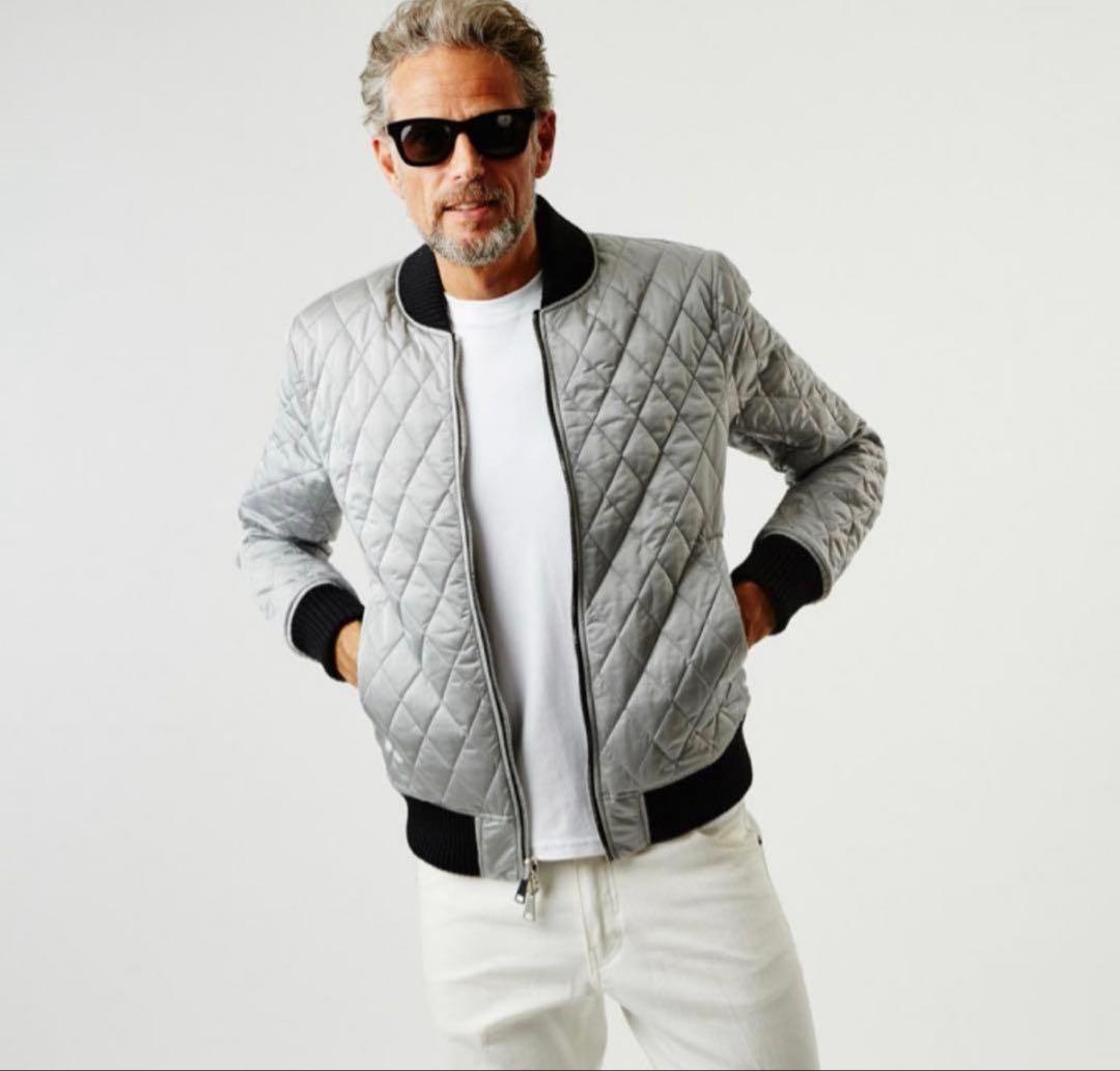 ア*ュ様 piu1uguale3 MA-1 リバーシブル ジャケット Vサイズ