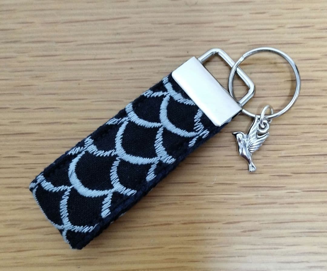 kako　ミナペルホネンハンドメイド　マチ付きハーフウォレットとキーポーチ