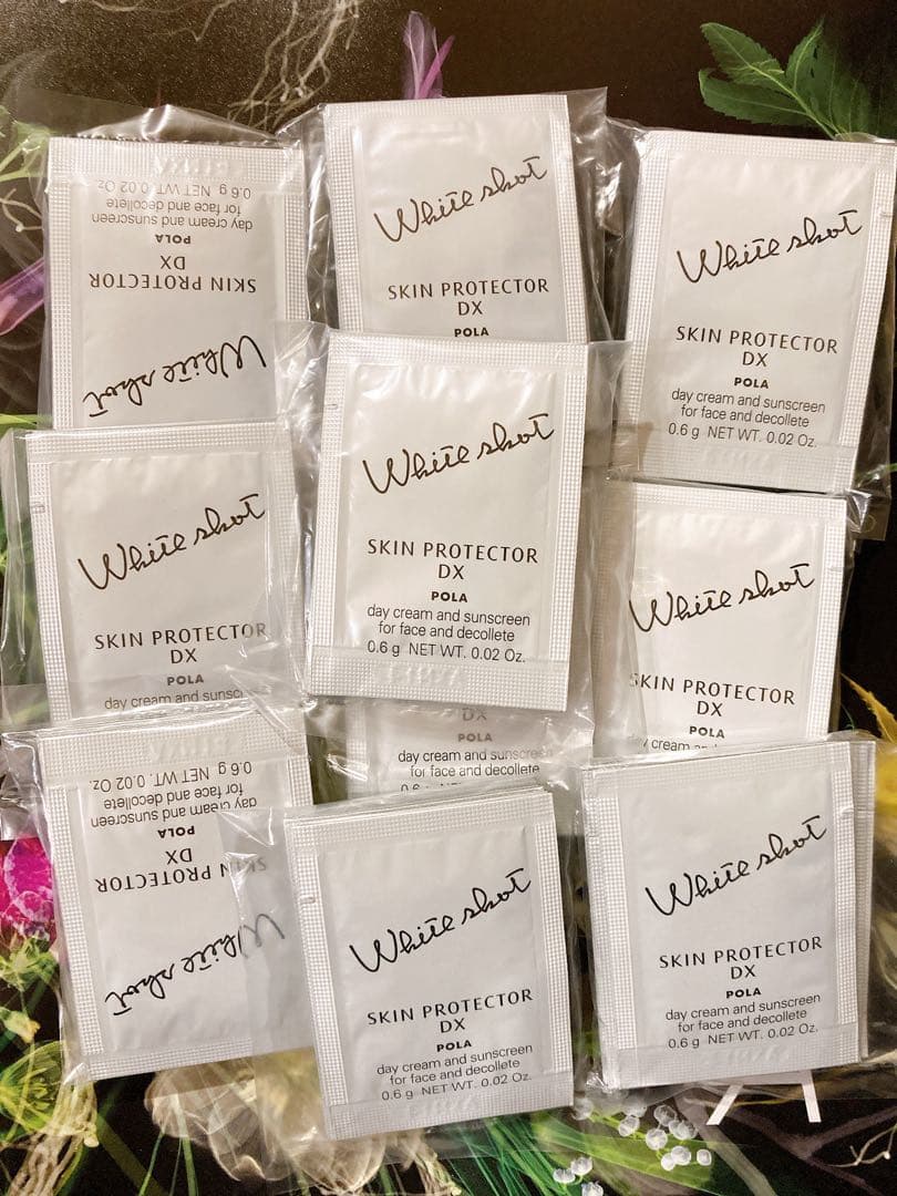 専用　POLAホワイトショット スキンプロテクター DX 0.6g×100包