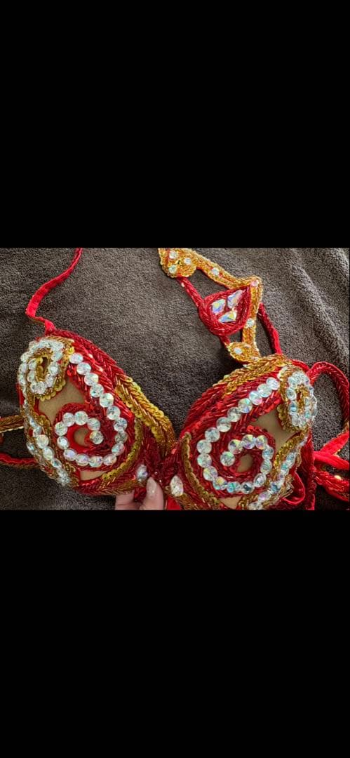 赤　ベリーダンス衣装　　レジェンド衣装　　アームアクセサリーつき