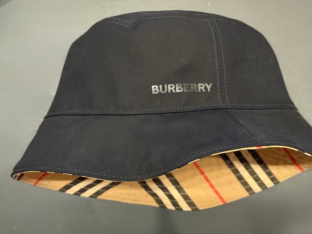 しBurberry リバーシブル　人気商品　入手困難Lサイズ
