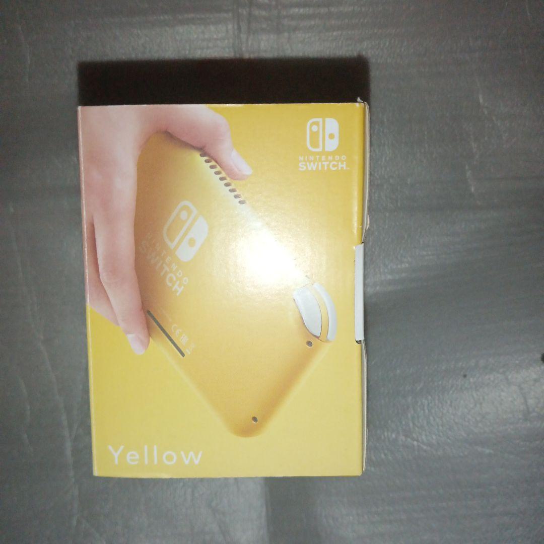 Switchライト　Yellow