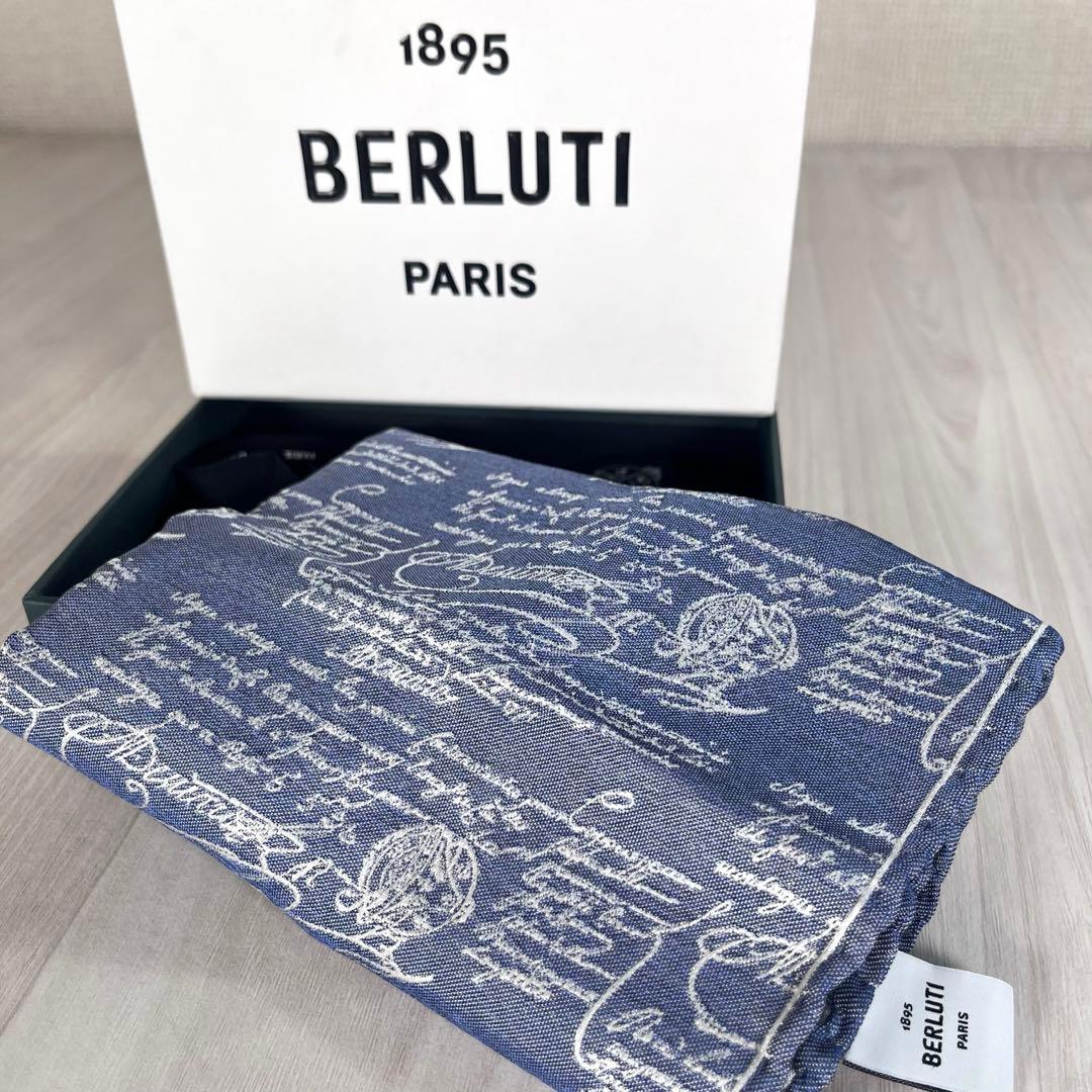 【未使用級】ベルルッティ　ハンカチ　スクリット　カリグラフィ　現行　近年モデル
