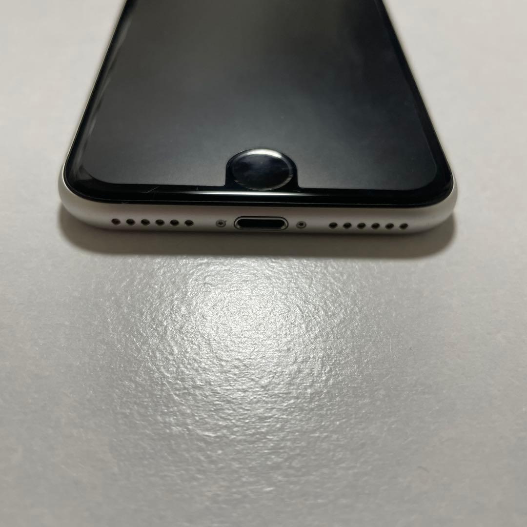 【美品】iPhone SE 第二世代 64gb フィルム・カバー装着 【箱付き】
