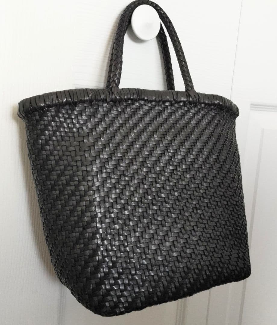 「takachiです」POMTATA 黒 本革 トートバッグ カゴバッグ