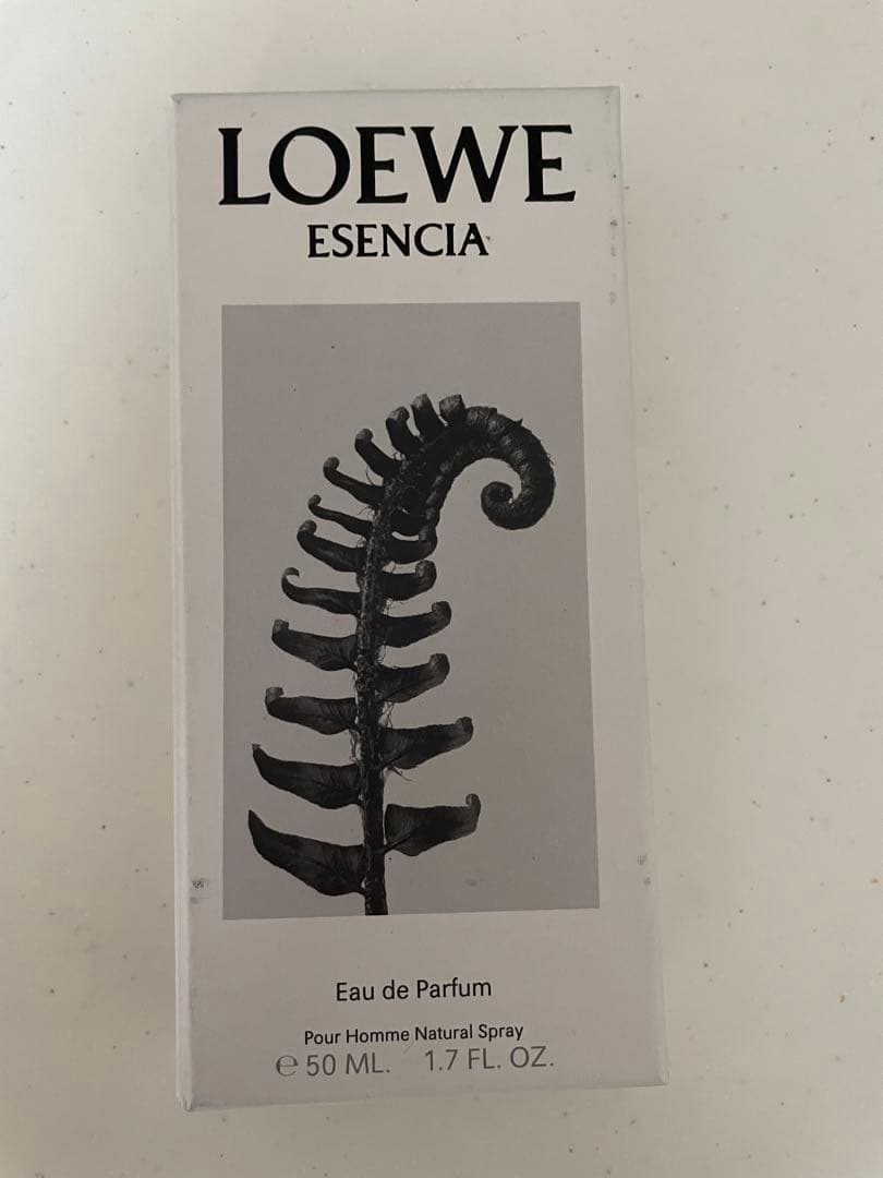 ロエベ オードゥ パルファム “ロエベ エセンシア”