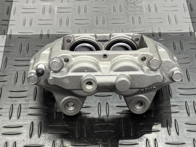 OH済 新品ブレーキパッド S15フロント ブレーキキャリパー 4POT S14