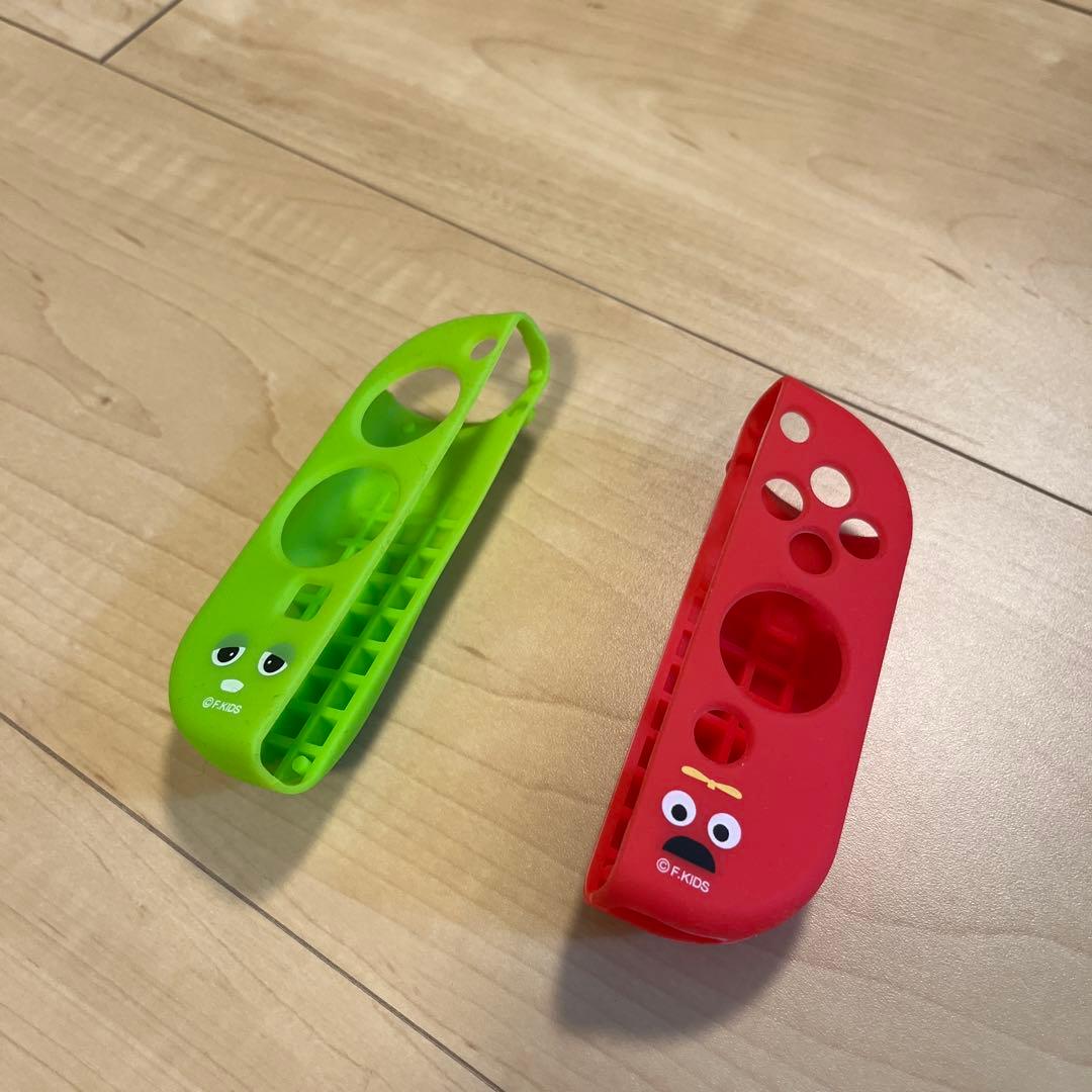 NINTENDO SWITCH プラス　リモコンカバー付き