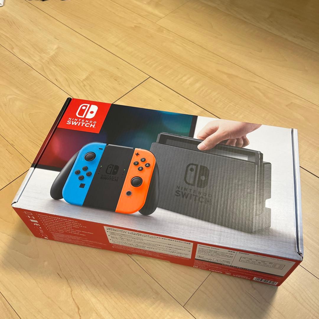 NINTENDO SWITCH プラス　リモコンカバー付き