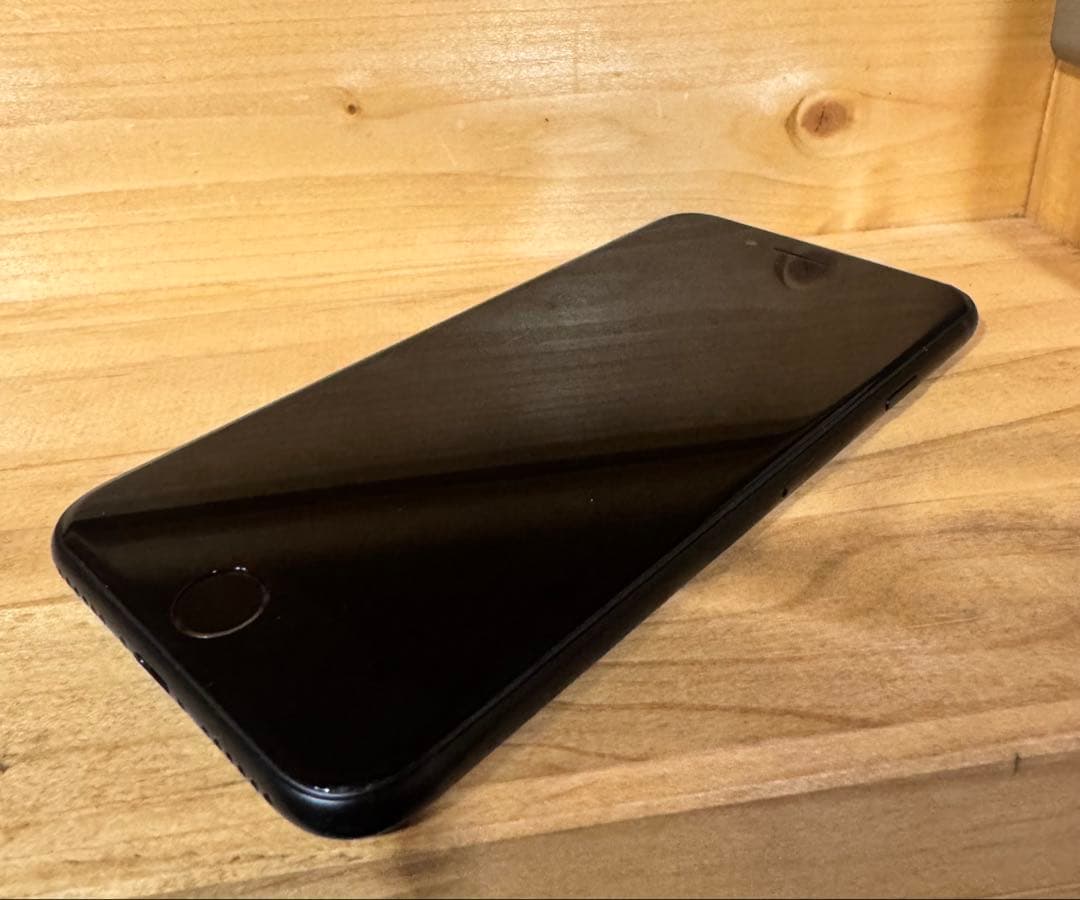 Apple iPhone se第3世代 64GB SIMフリー