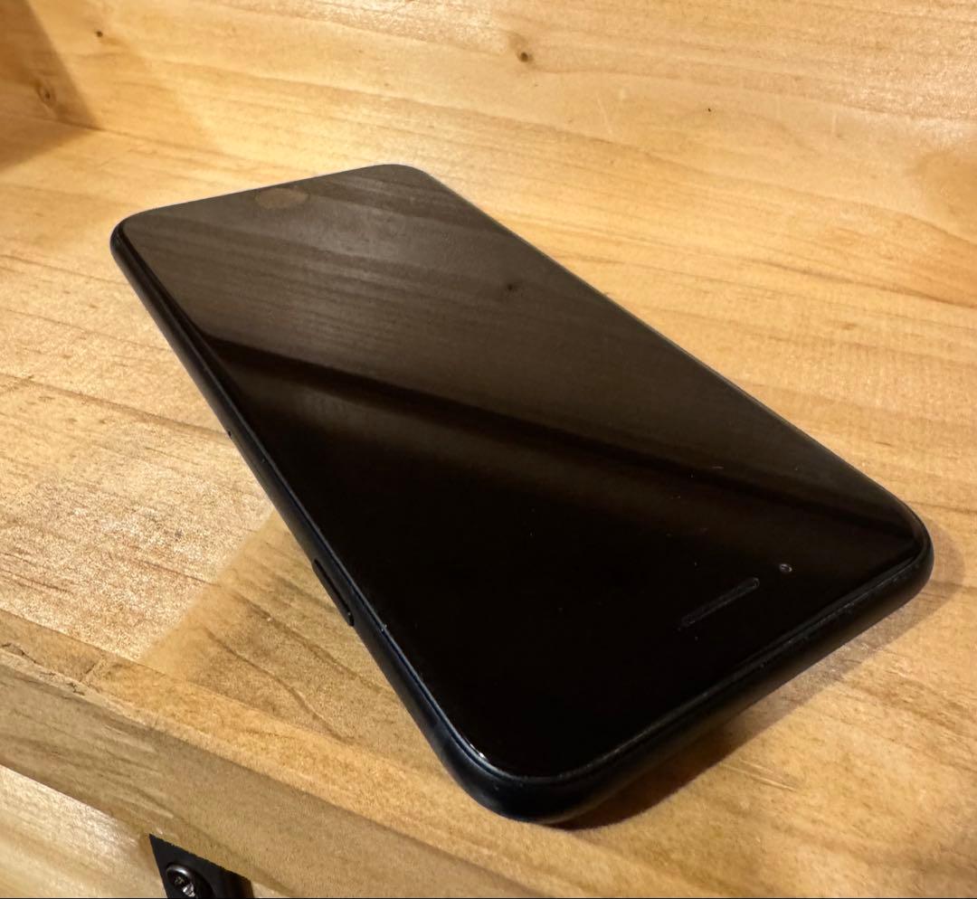 Apple iPhone se第3世代 64GB SIMフリー