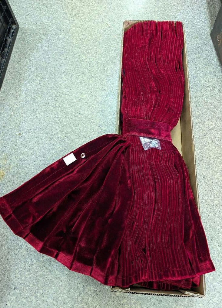 新品 アコーディオン仮眠カーテン　コスモスエンジ（ダークレッド） テクノガレージ