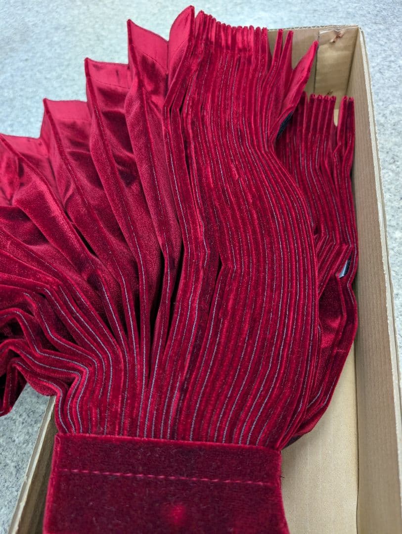 新品 アコーディオン仮眠カーテン　コスモスエンジ（ダークレッド） テクノガレージ